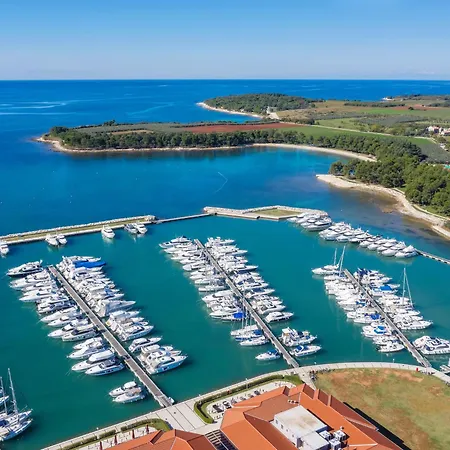 Mit Zwei Terrassen Mit Meerblick By Interhome Lägenhet Novigrad Istria